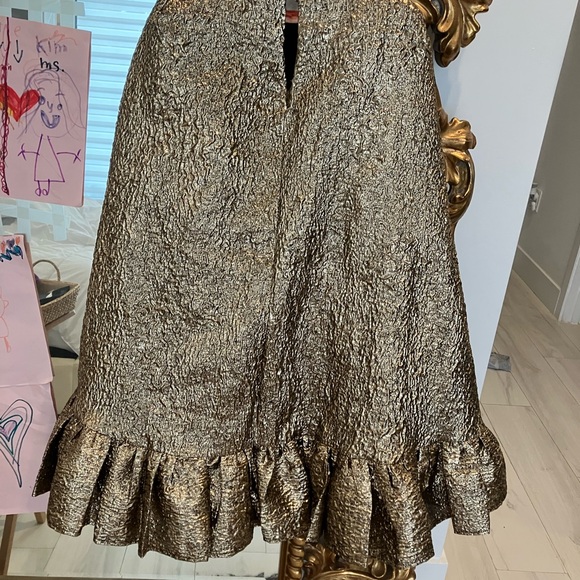 Great dress look so runway. Has tag on and I wore it to a disco Gala. $150 - Picture 7 of 7